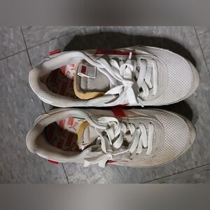 Puma Kids Sneakers in White and Red